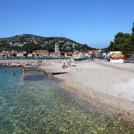 Studio 5128a * Tisno